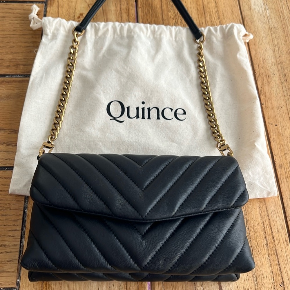 Quince ‘Italian Leather Quilted Wallet Crossbody’ in black/gold.